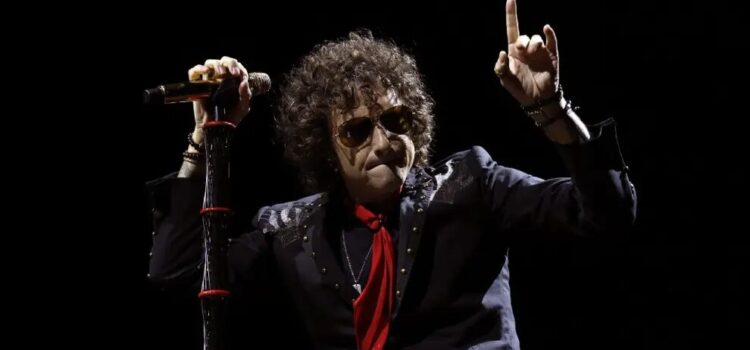 Regresa Enrique Bunbury a México