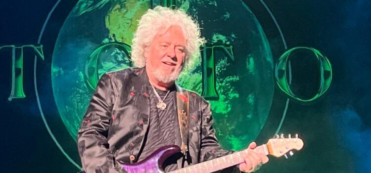 Toto en Monterrey: Diecisiete Años de Espera, Una Noche Para Recordar