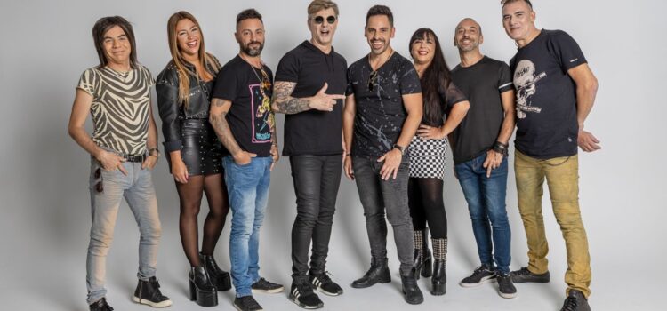 Vilma Palma e Vampiros convirtió Monterrey en una auténtica pachanga noventera