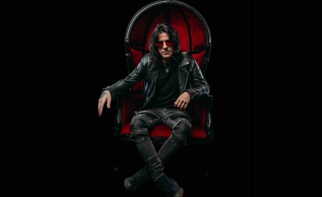 Rachel Bolan da un paso al frente: el corazón de Skid Row se revela en “Gargoyle of the Garden State”